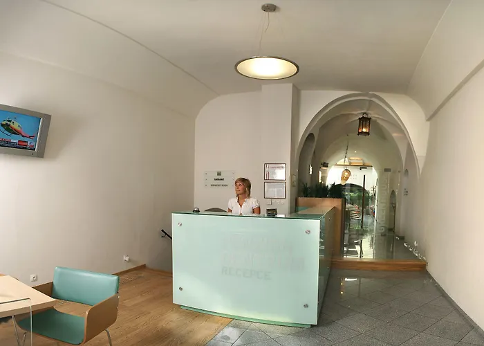 V Centru Otel 3*