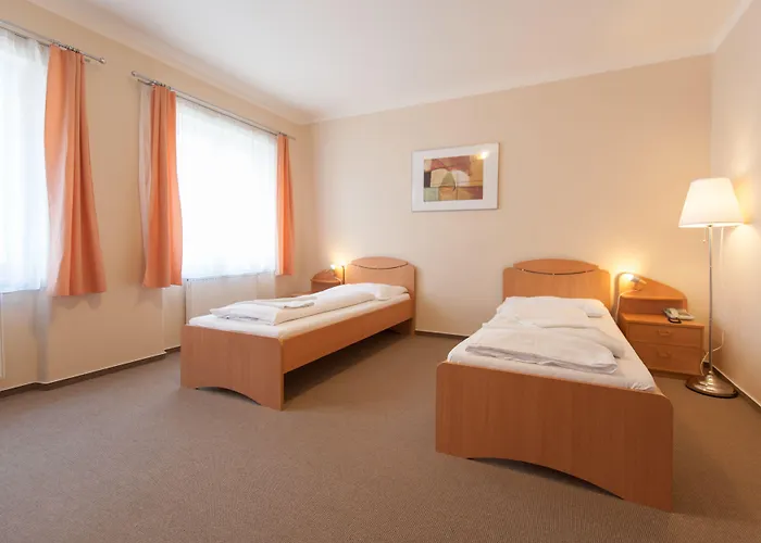 V Centru Otel